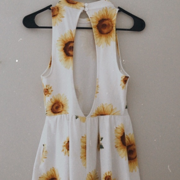 Romper - Picture 2 of 2